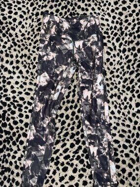 Black and Pink Printed Active Leggings